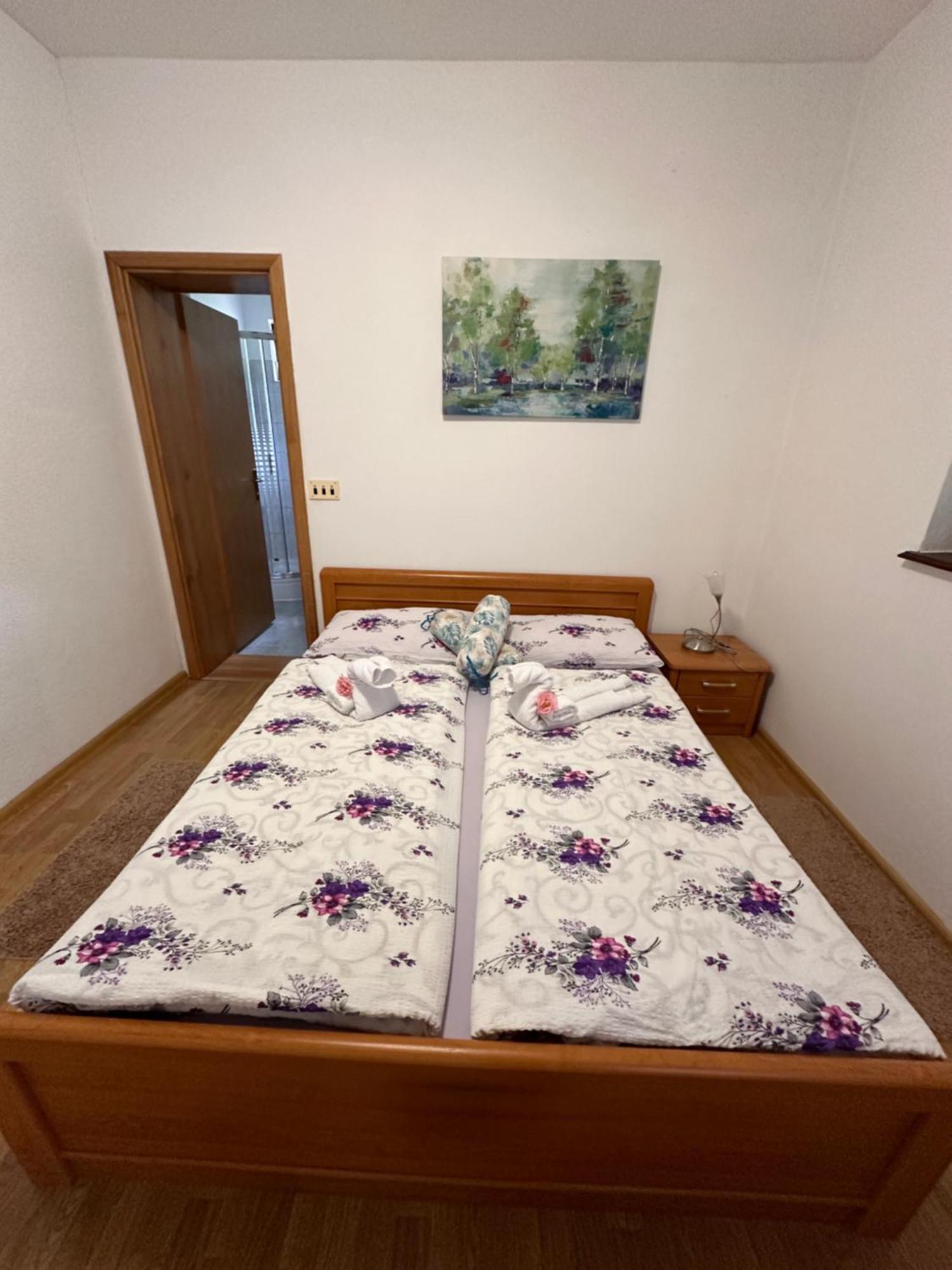Guest House Stefanija Poljanak Exterior photo